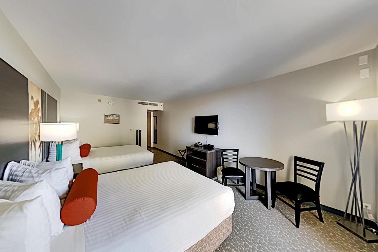 Aqua Palms Waikiki Ocean View Lanai Parking Included Apartment Honolulu Exterior photo