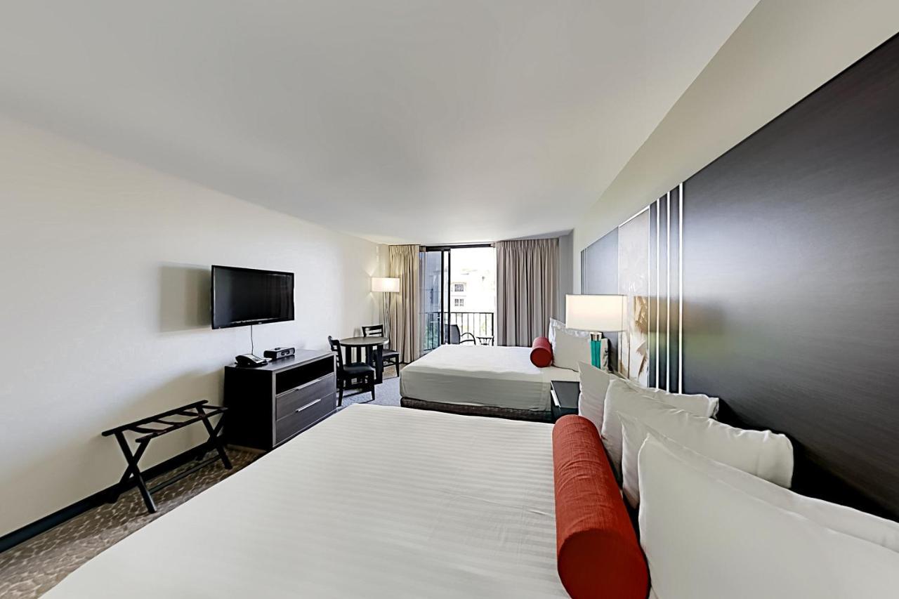 Aqua Palms Waikiki Ocean View Lanai Parking Included Apartment Honolulu Exterior photo